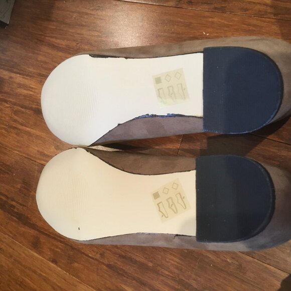 Jessica Brand 8M Taupe Faux- Suede Flats with bow (approx 1.4" heel) - Picture 8 of 8